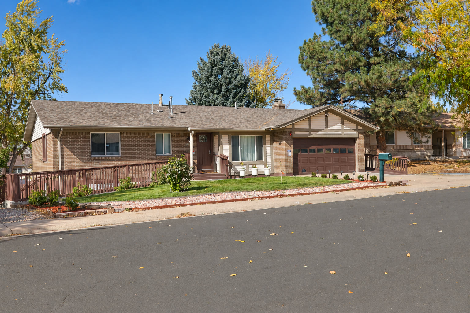 Quiet residential neighborhood street in Aurora, Colorado